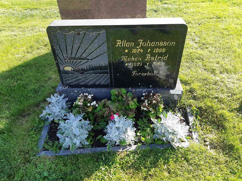 Grave number: Fr 8   347-348