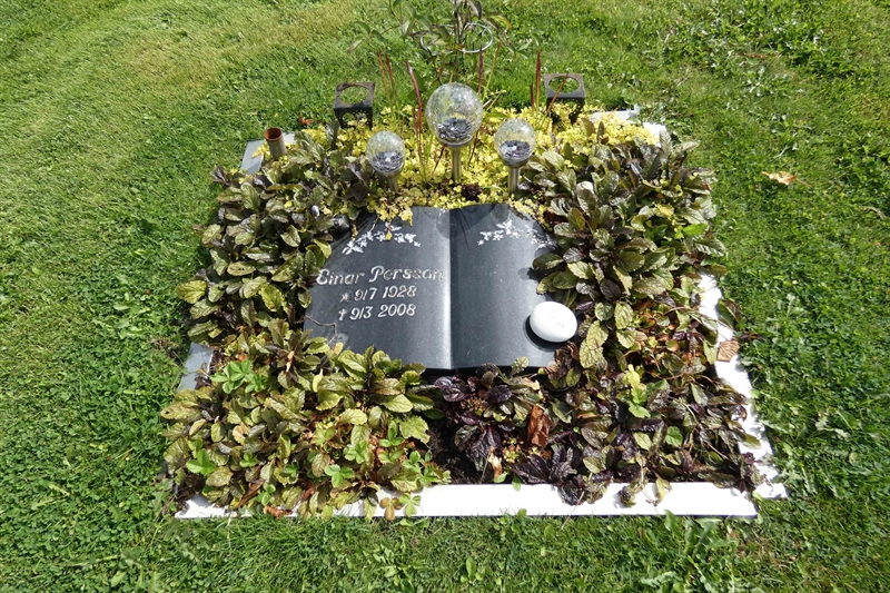 Grave number: TR C    23