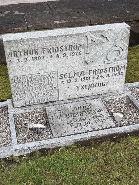 Grave number: SKF D   255, 256