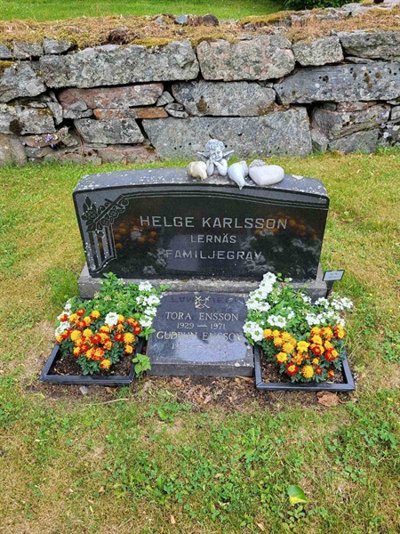 Grave number: kö 01 14   162-163