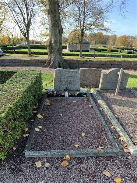 Grave number: SÖ E   135