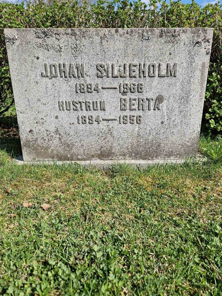 Grave number: 1 12 1740, 1741, 1742