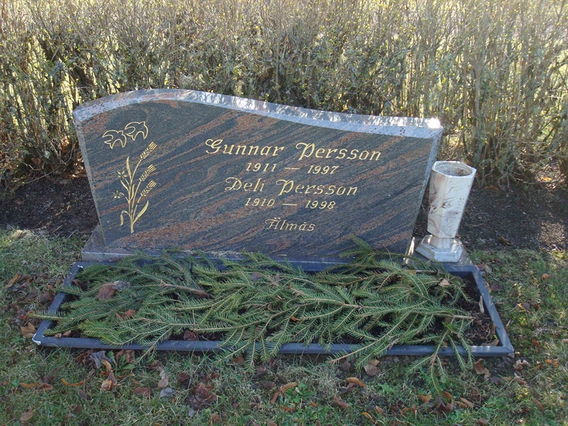 Grave number: KU 05   188, 189