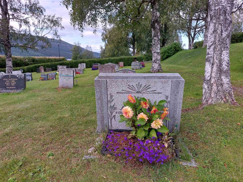 Grave number: K K    86, 87