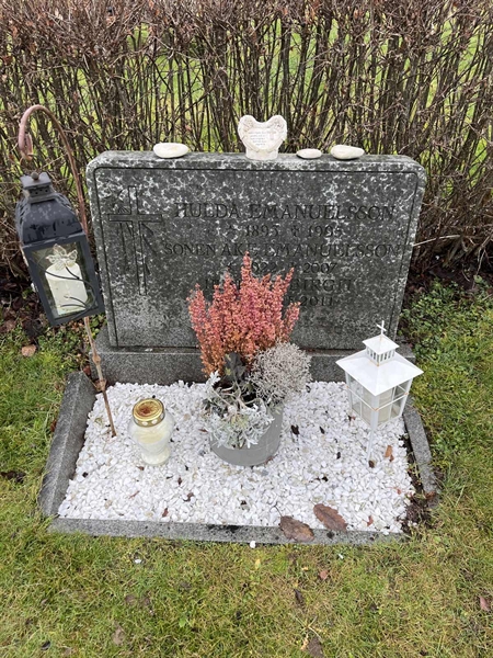 Grave number: Ärt 60 33     3+4+5