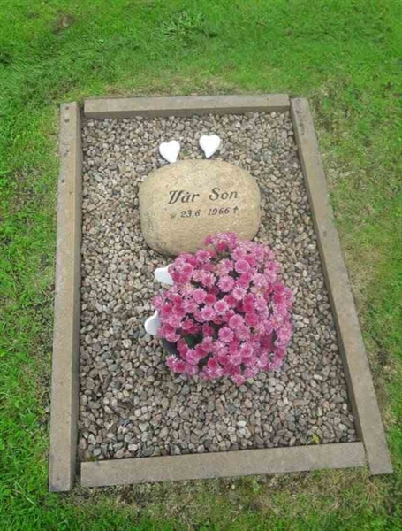Grave number: SN E Barn 38