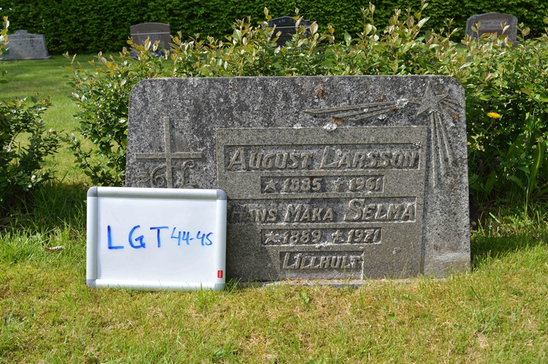 Grave number: LG T    44, 45