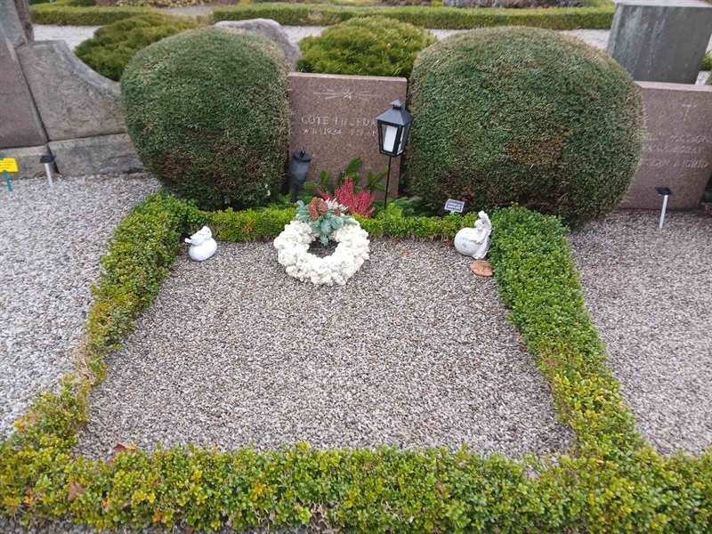 Grave number: FE A   104