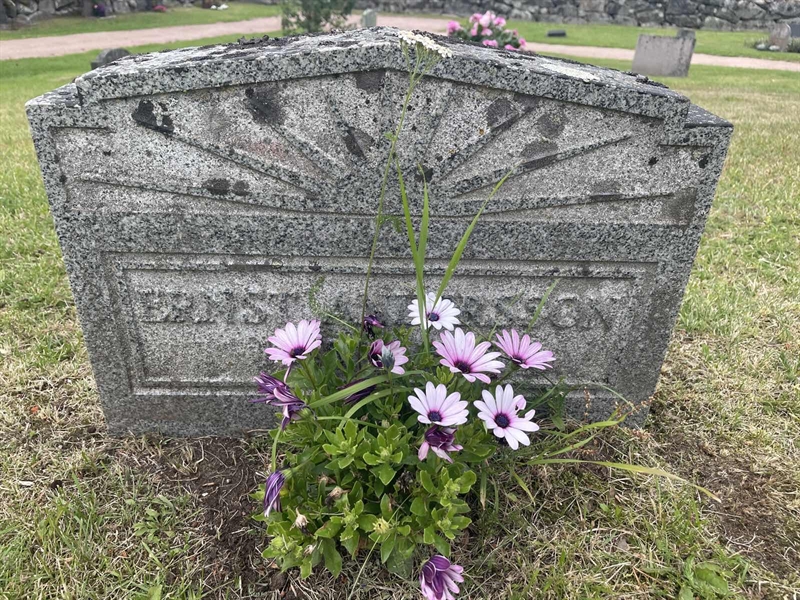 Grave number: 001 1   406