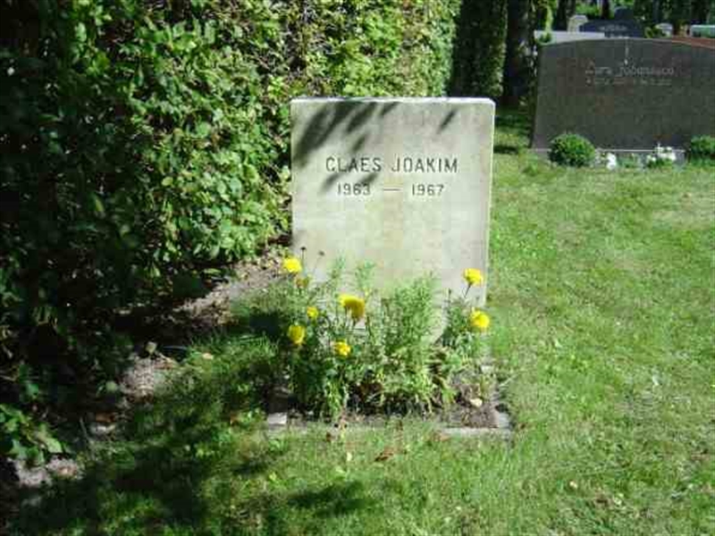 Grave number: FLÄ E    14-16