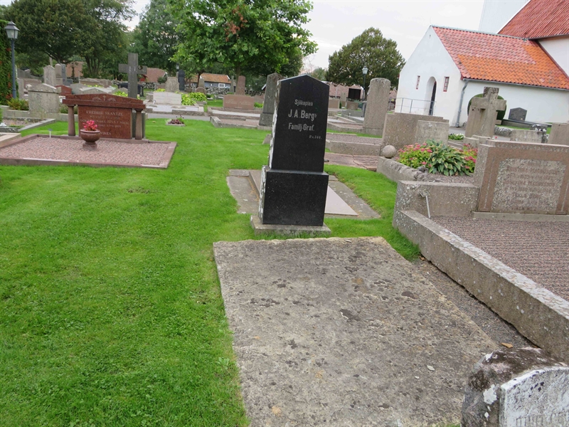 Grave number: 1 04   53