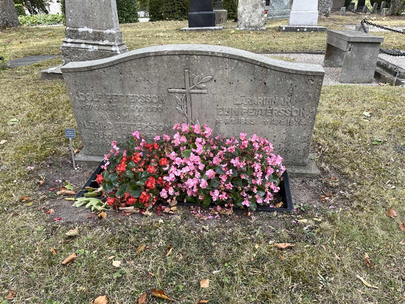 Grave number: Ö 13     8.A-C