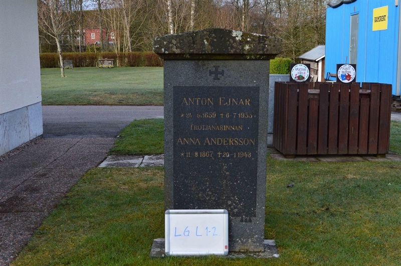 Grave number: LG L     1, 2