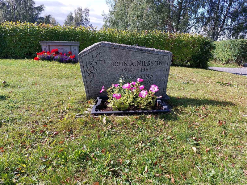 Grave number: K J   137, 138