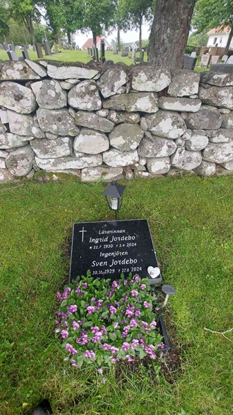 Grave number: 2 3 13, 14