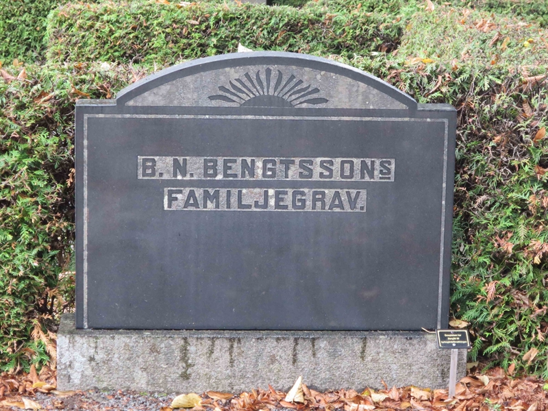 Grave number: HÖB 4   148