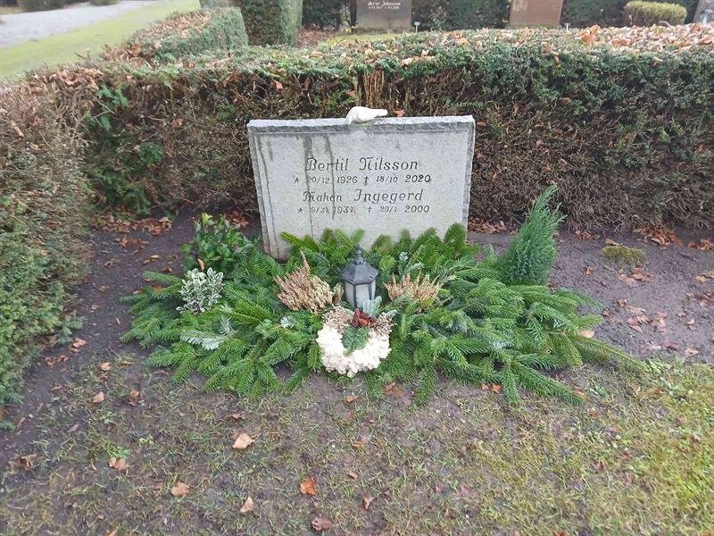 Grave number: FE E    81, 82