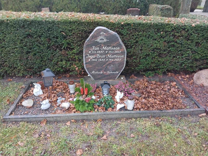 Grave number: FE D    42, 43