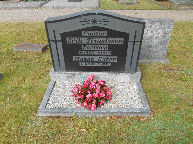 Grave number: Vitt N13   11:A, 11:B