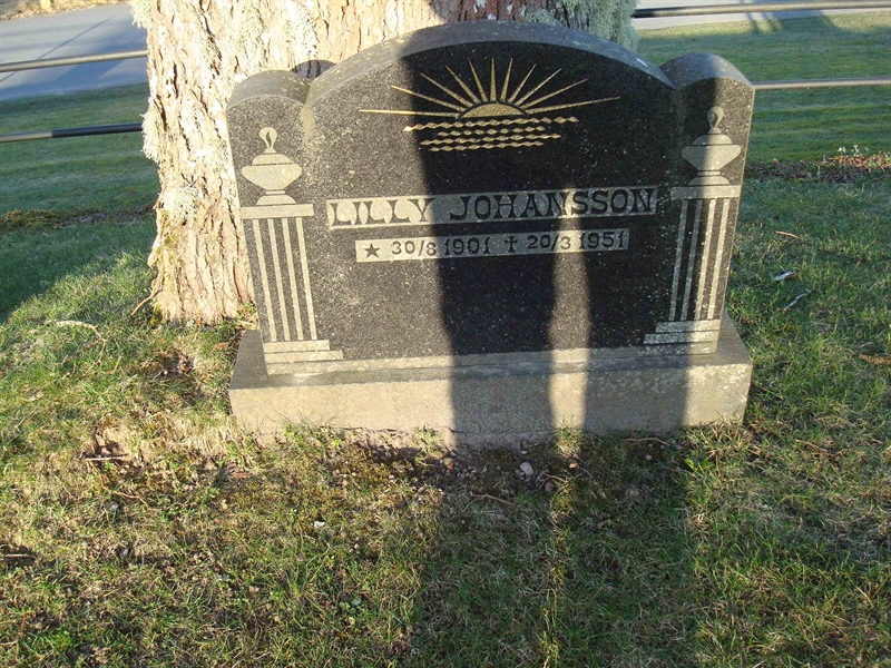 Grave number: KU 04     9, 10