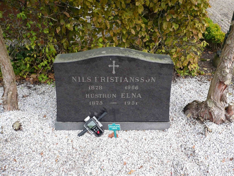 Grave number: ÖTN NMK11     1, 2