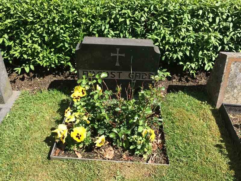 Grave number: GA 9   18