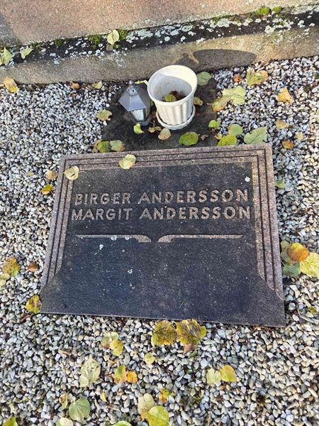 Grave number: Ö A A    80-82