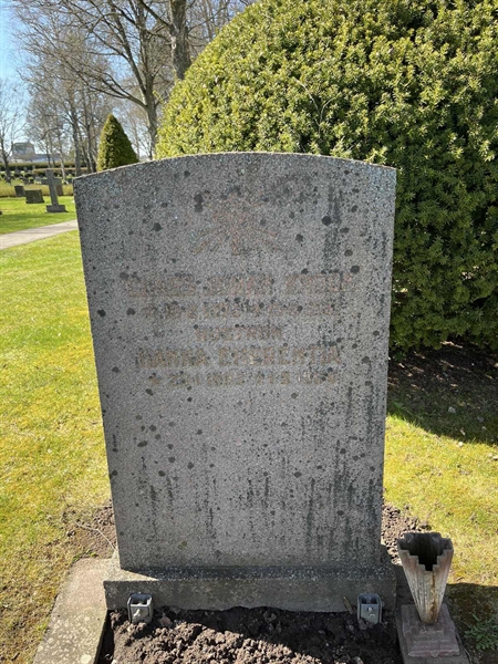 Grave number: 22 D    40