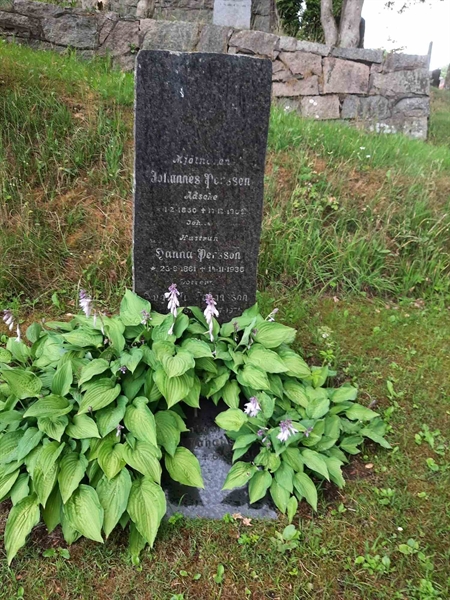 Grave number: M1 K    22