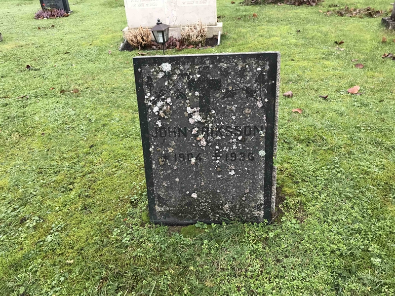 Grave number: L B    39