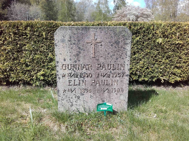 Grave number: KA 01    33
