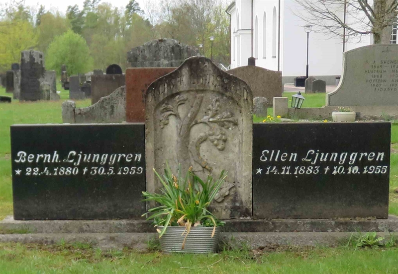 Grave number: 01 D   132, 133, 134