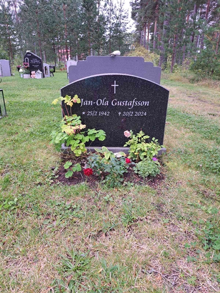 Grave number: 2 Q  2763
