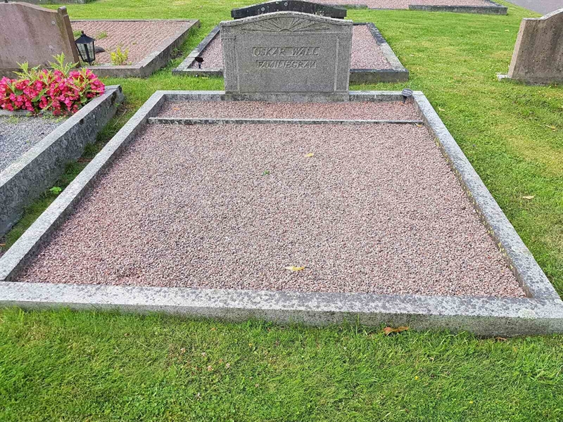 Grave number: 06 60135