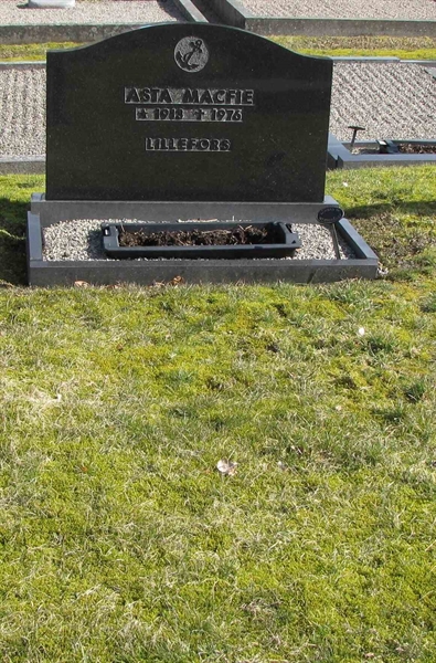 Grave number: HJ  1468, 1469