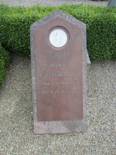 Grave number: HA 02    35