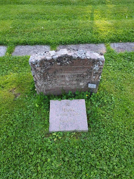 Grave number: 1 09   194-195