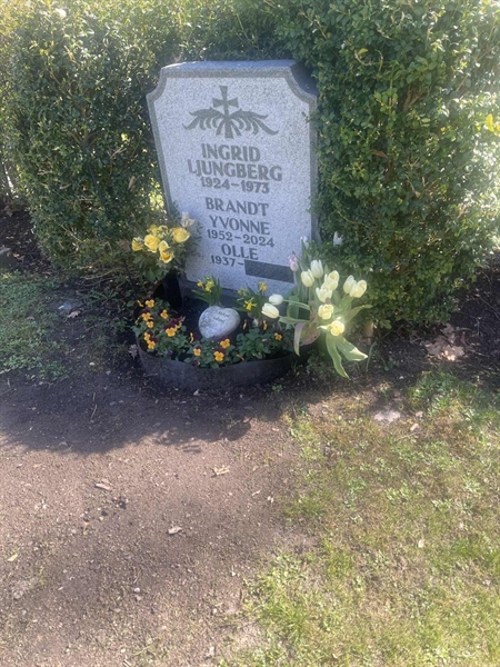 Grave number: 1 3 F1 271
