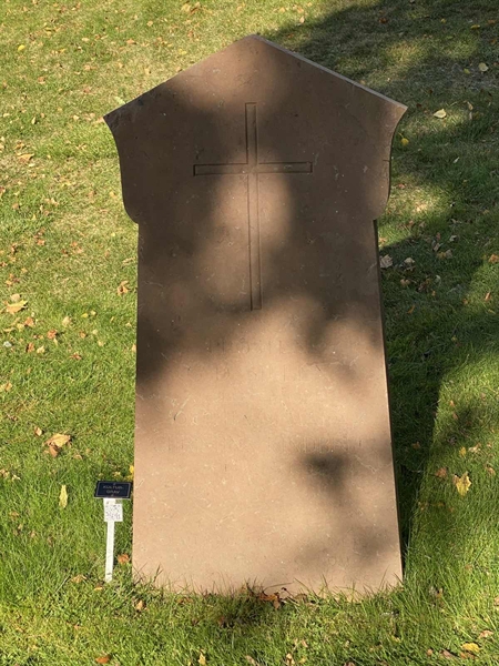 Grave number: 6 1     8
