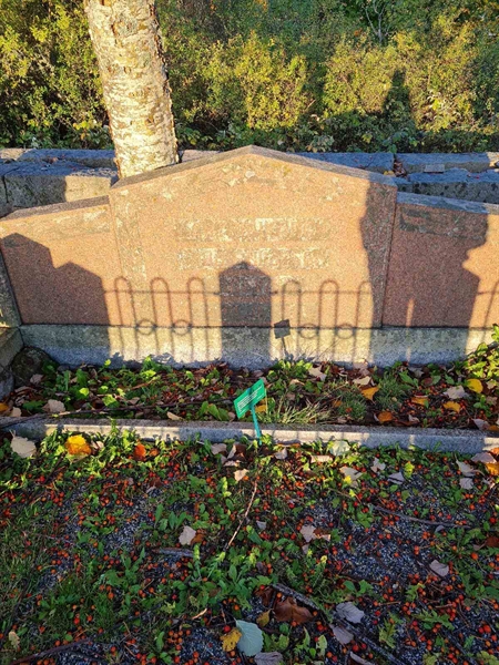 Grave number: KG 10   923, 924