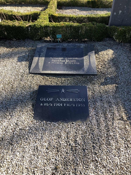 Grave number: FR 1    39, 40