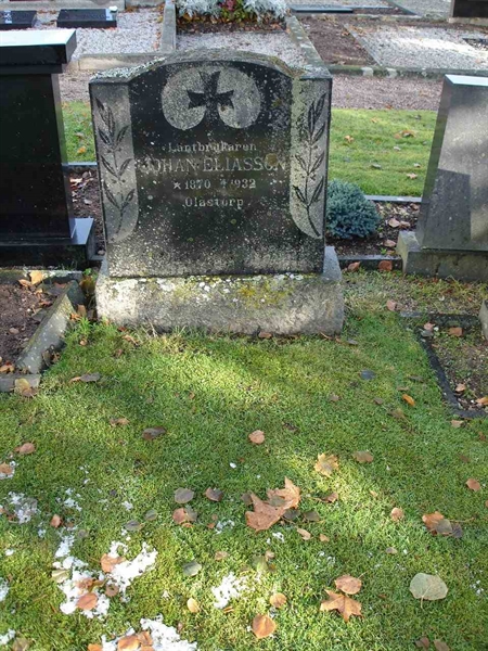 Grave number: FG M     5