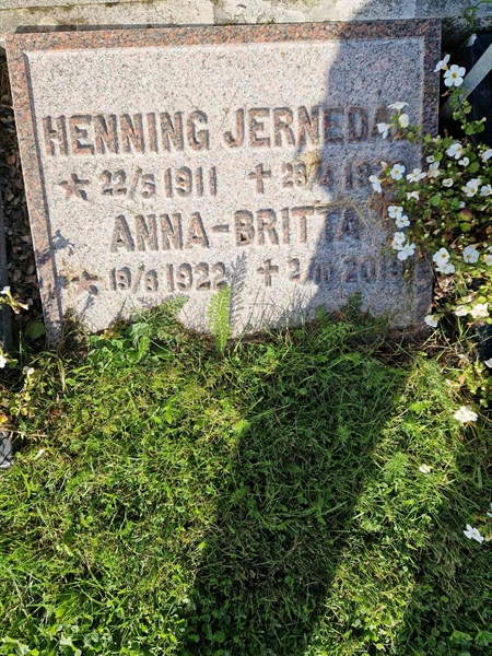 Grave number: 1 02    69