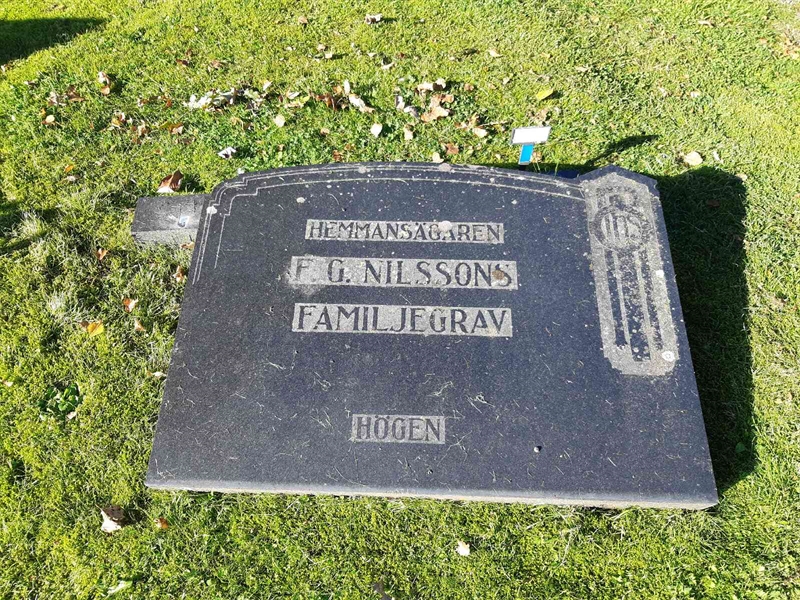 Hautatunnus: Fr 7   823-824