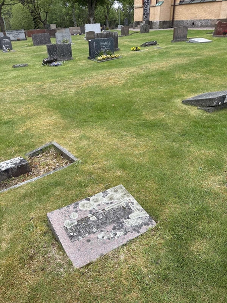 Grave number: SKF B    92, 93