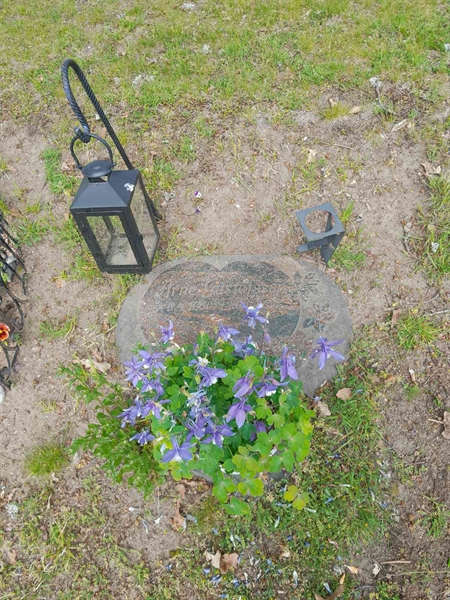 Grave number: 20 R 33