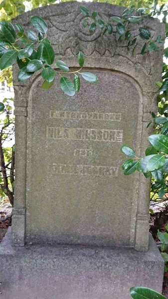 Grave number: AK 01    57