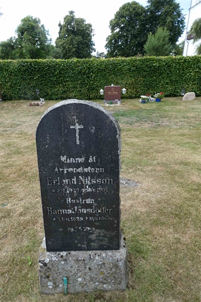 Grave number: EL 5   661