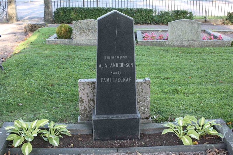Grave number: 1 K E   12