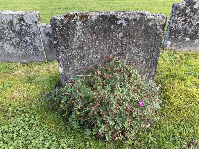 Grave number: 4 Me 10    27